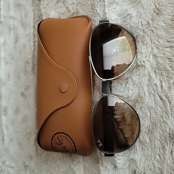 Ray-Ban Aviators - Picture 1 of 4